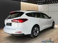 Używany Ford Focus Cool & Connect 125 KM (91 kW) 2022 Biały Sedan/Limuzyna