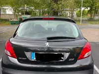 Gebraucht Peugeot 207 Tendance 95 PS (69 kW) 2011 Schwarz Kleinwagen
