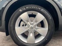 Neu Volvo XC40 Core 163 PS (119 kW) 2025 Schwarz SUV
