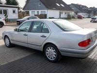 Gebraucht Mercedes E320 224 PS (164 kW) 1998 Silber Limousine