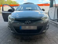 Gebraucht Hyundai i20 86 PS (63 kW) 2014 Grau Kleinwagen