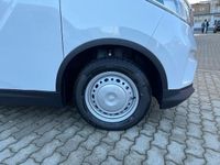 Neu Maxus eDeliver 3 89 kW (122 PS) 2025 Warm white Van