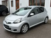 Gebraucht Toyota Aygo Edition 68 PS (50 kW) 2012 Silber Kleinwagen