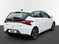 Gebraucht Hyundai i20 Trend 101 PS (74 kW) 2023 Weiss Kleinwagen