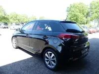 Gebraucht Hyundai i20 Trend 84 PS (61 kW) 2018 Schwarz Kleinwagen