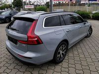 Gebraucht Volvo V60 Core 163 PS (119 kW) 2023 Vapour grey Kombi