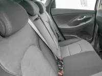 Gebraucht Hyundai i30 120 PS (88 kW) 2022 Rot Limousine