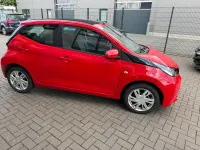Gebraucht Toyota Aygo 70 PS (51 kW) 2015 Rot Kleinwagen