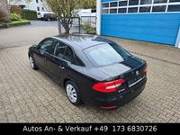 Gebraucht Skoda Superb Active 125 PS (91 kW) 2013 Schwarz Limousine