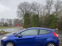 Gebraucht Ford Fiesta Trend 60 PS (44 kW) 2014 Blau Kleinwagen