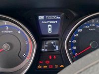 Gebraucht Hyundai i30 110 PS (80 kW) 2015 Rot Kombi