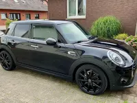 Second-hand Mini Cooper 136 CP (100 kW) 2018 Negru Hatchback
