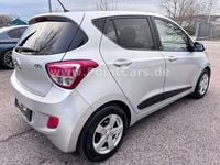 Gebraucht Hyundai i10 GO! 67 PS (49 kW) 2016 Silber Kleinwagen