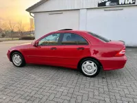 Gebraucht Mercedes C180 143 PS (105 kW) 2004 Rot Limousine