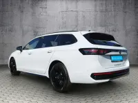 Gebraucht VW Passat IQ Drive 272 PS (200 kW) 2025 Pure white Kombi