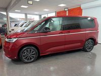 Gebraucht VW Multivan 150 PS (110 kW) 2025 Rot Van