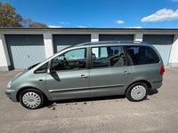 Second-hand VW Sharan 116 CP (85 kW) 2005 Verde Monovolum