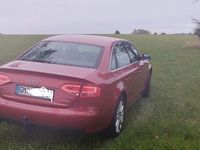 Gebraucht Audi A4 Attraction 120 PS (88 kW) 2011 Rot Limousine