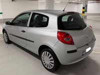 Gebraucht Renault Clio II 75 PS (55 kW) 2006 Grau Kleinwagen