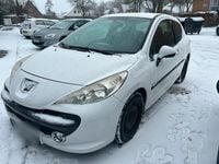 Gebraucht Peugeot 207 75 PS (55 kW) 2009 Weiß Kleinwagen