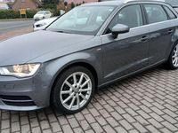Gebraucht Audi A3 Attraction 110 PS (80 kW) 2014 Grau Limousine