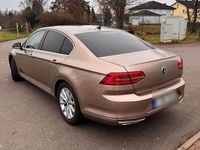 Gebraucht VW Passat Highline 150 PS (110 kW) 2017 Gold Limousine