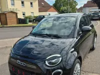 Gebraucht Fiat 500e Action 69 kW (95 PS) 2022 Schwarz Limousine