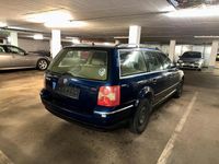 Gebraucht VW Passat 131 PS (96 kW) 2004 Blau Kombi