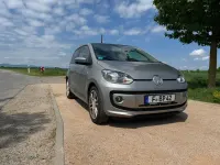 Używany VW up! 75 KM (55 kW) 2016 Srebrny Hatchback