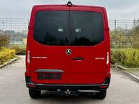 Używany Mercedes Sprinter 150 KM (110 kW) 2022 Czerwony Van