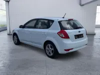 Gebraucht Kia Ceed Attract 90 PS (66 kW) 2010 Weiß Kleinwagen