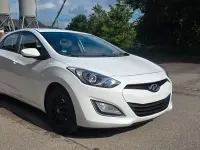 Gebraucht Hyundai i30 Edition 99 PS (72 kW) 2015 Weiß Limousine