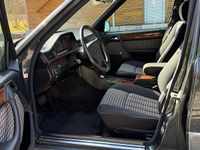Gebraucht Mercedes 320 220 PS (161 kW) 1993 Schwarz Kombi