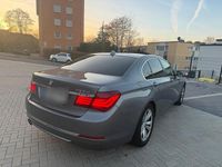 Gebraucht BMW 730 258 PS (189 kW) 2013 Grau Limousine