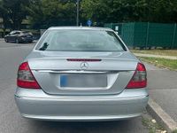 Gebraucht Mercedes E200 186 PS (136 kW) 2007 Grau Limousine