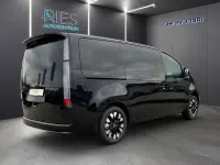 Neu Hyundai Staria Signature 224 PS (164 kW) 2025 Schwarz Van / Kleinbus