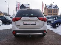 Gebraucht Mitsubishi Outlander 150 PS (110 kW) 2016 Weiß SUV