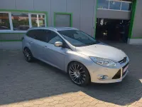 Gebraucht Ford Focus Titanium 163 PS (119 kW) 2011 Polarsilber metallic Kombi