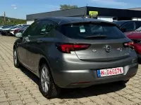 Usado Opel Astra Edition 105 CV (77 kW) 2017 Gris Berlina