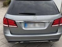 Gebraucht Mercedes E220 Edition 170 PS (125 kW) 2015 Grau Kombi