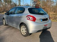 Gebraucht Peugeot 208 82 PS (60 kW) 2014 Grau Kleinwagen