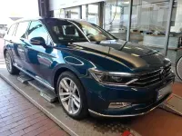 Gebraucht VW Passat Elegance 150 PS (110 kW) 2021 Blau Kombi