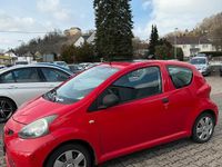 Gebraucht Toyota Aygo 68 PS (50 kW) 2007 Rot Kleinwagen