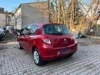 Gebraucht Renault Clio II 75 PS (55 kW) 2011 Rot Kleinwagen