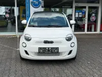 Gebraucht Fiat 500e Icon 86 kW (118 PS) 2022 Arktis weiß Cabrio