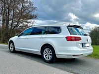 Gebraucht VW Passat Highline 150 PS (110 kW) 2018 Weiß Kombi