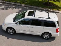 Gebraucht Chrysler Town & Country Limited 288 PS (211 kW) 2014 Weiß Van / Kleinbus
