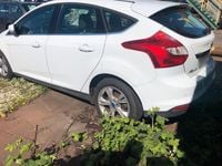 Gebraucht Ford Focus 125 PS (91 kW) 2012 Weiß Limousine