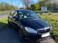 gebraucht Skoda Fabia 1.2l, schwarz, Klimaanlage, 8fach bereift