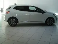 Gebraucht Renault Clio V Techno 91 PS (66 kW) 2025 Gletscherweiss (weiss) Limousine